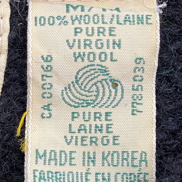 Vintage Cricketeer Virgin Wool Crew Pullover Sweater Black in size M Unisex - Picture 8 of 11